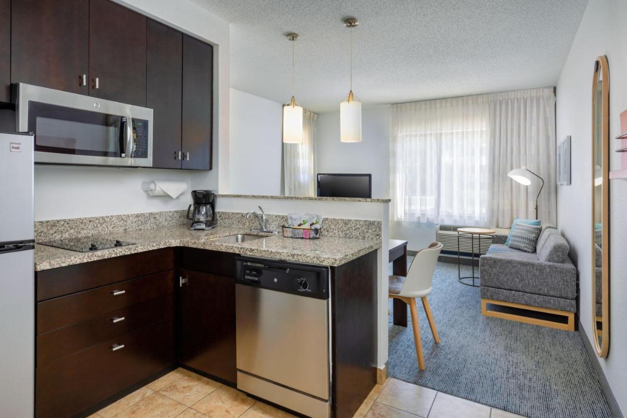 Towneplace Suites By Marriott יורק מראה חיצוני תמונה