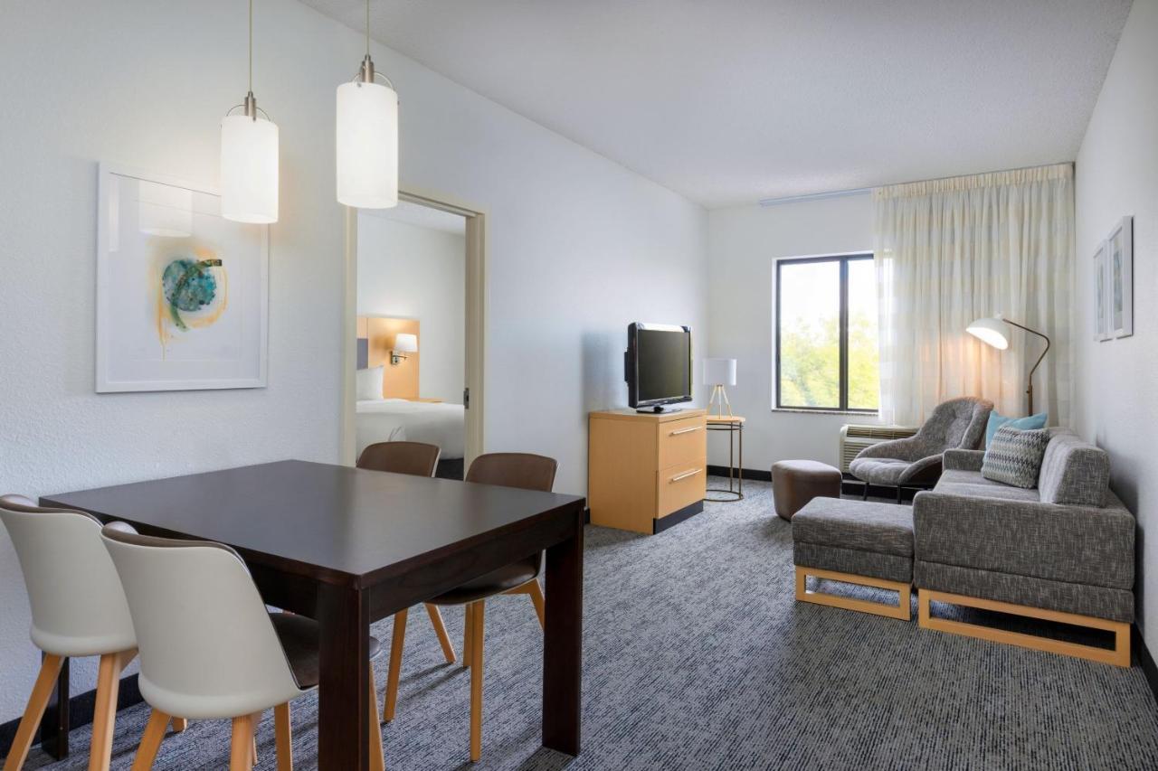 Towneplace Suites By Marriott יורק מראה חיצוני תמונה