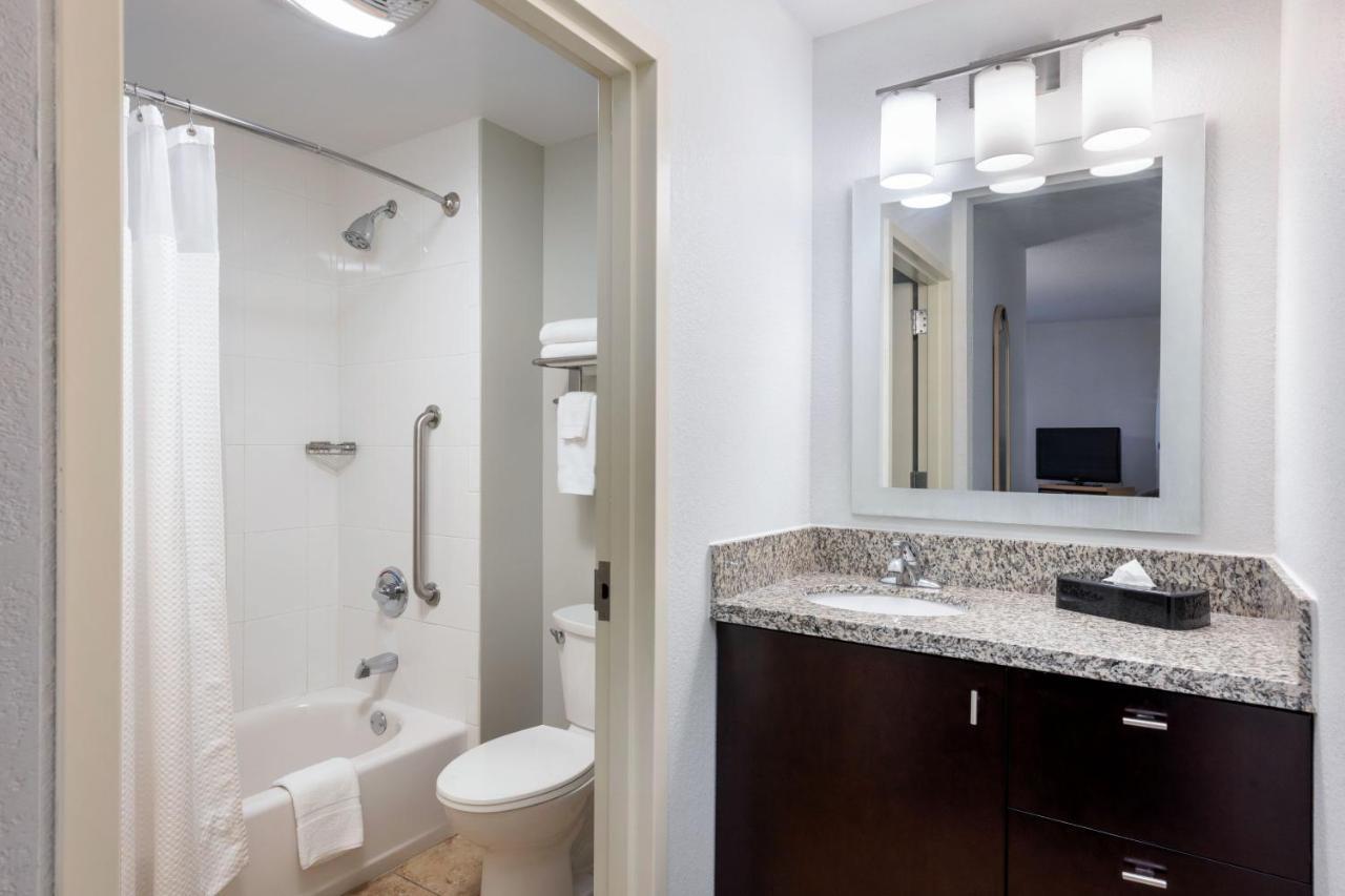 Towneplace Suites By Marriott יורק מראה חיצוני תמונה